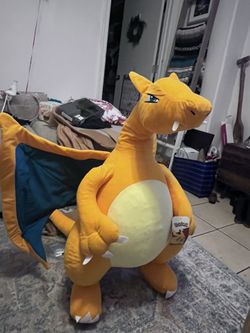 Pokémon Charizard Plush 