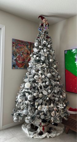 9ft Christmas Tree White artificial snow with lights