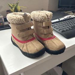 Gymboree Size 8 Snow Boots