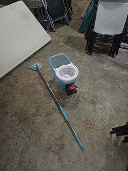 Spin mop bucket