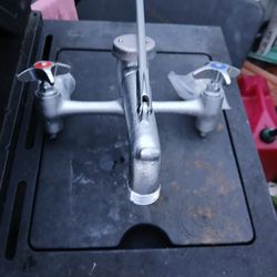 MOP SINK FAUCET/SERVICE SINK