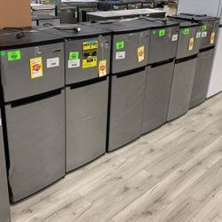 MAGIC CHEF MINI FRIDGES B 