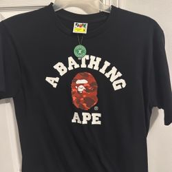 A Bathing Ape - bape Black Tee Red Camo