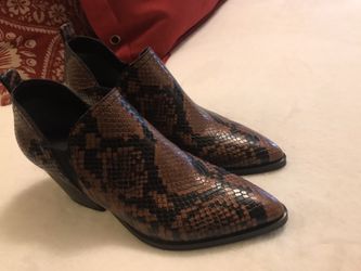Ladies boots