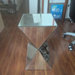 Mirror Specialty Glass End Table
