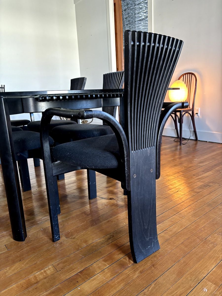 Vintage Dining Table And 5 Chairs