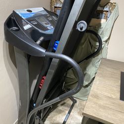 Horizon CST 4.5 Gym Grade Treadmill 