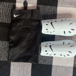 Nike Shin Guards Youth Medium