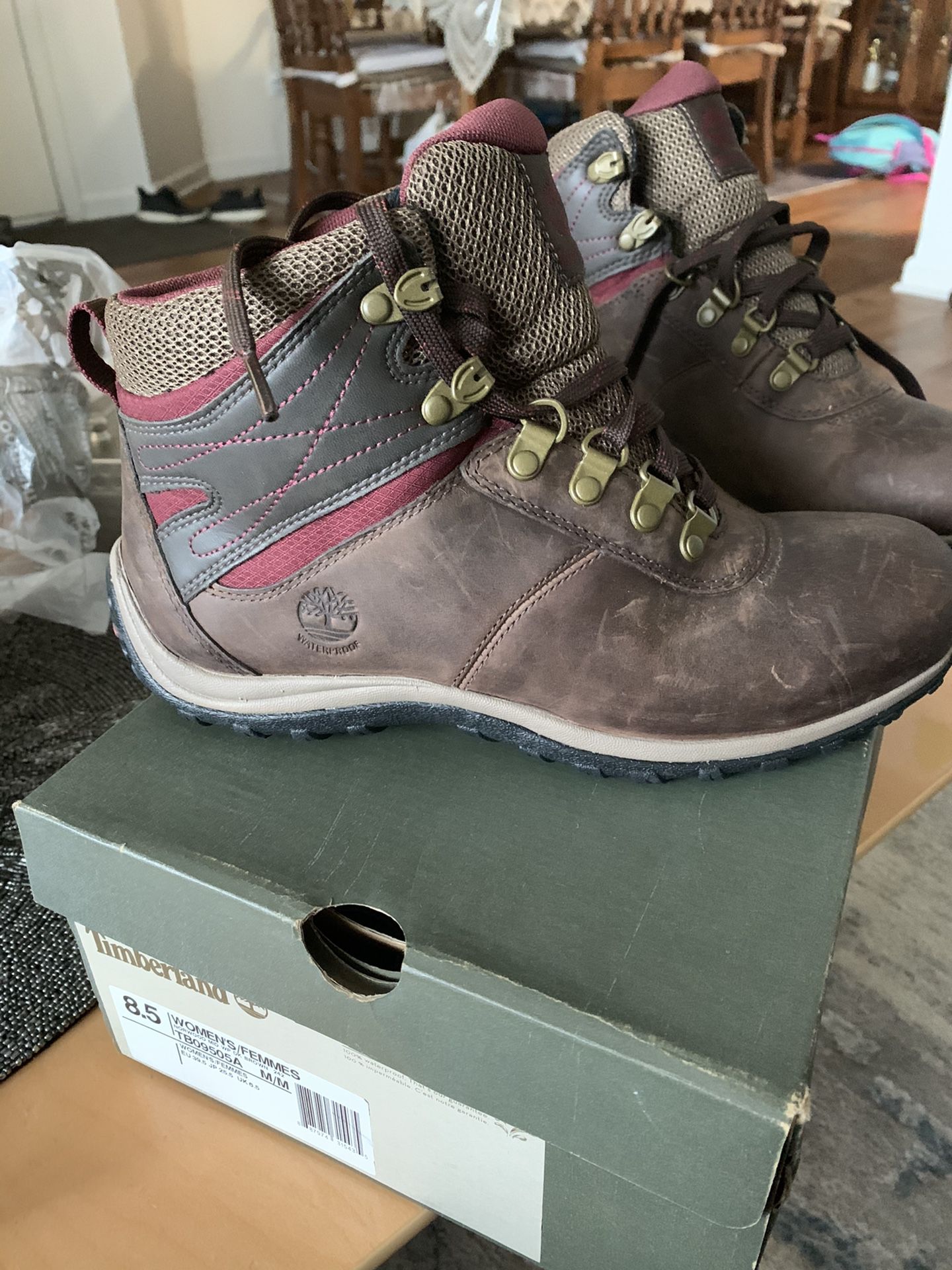Timberland Women’s Boots 8.5