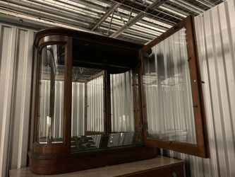 Pulaski Furniture, Wood and Glass Wall Mount China Cabinet w/ Glass Shelf and Mirrored Interior