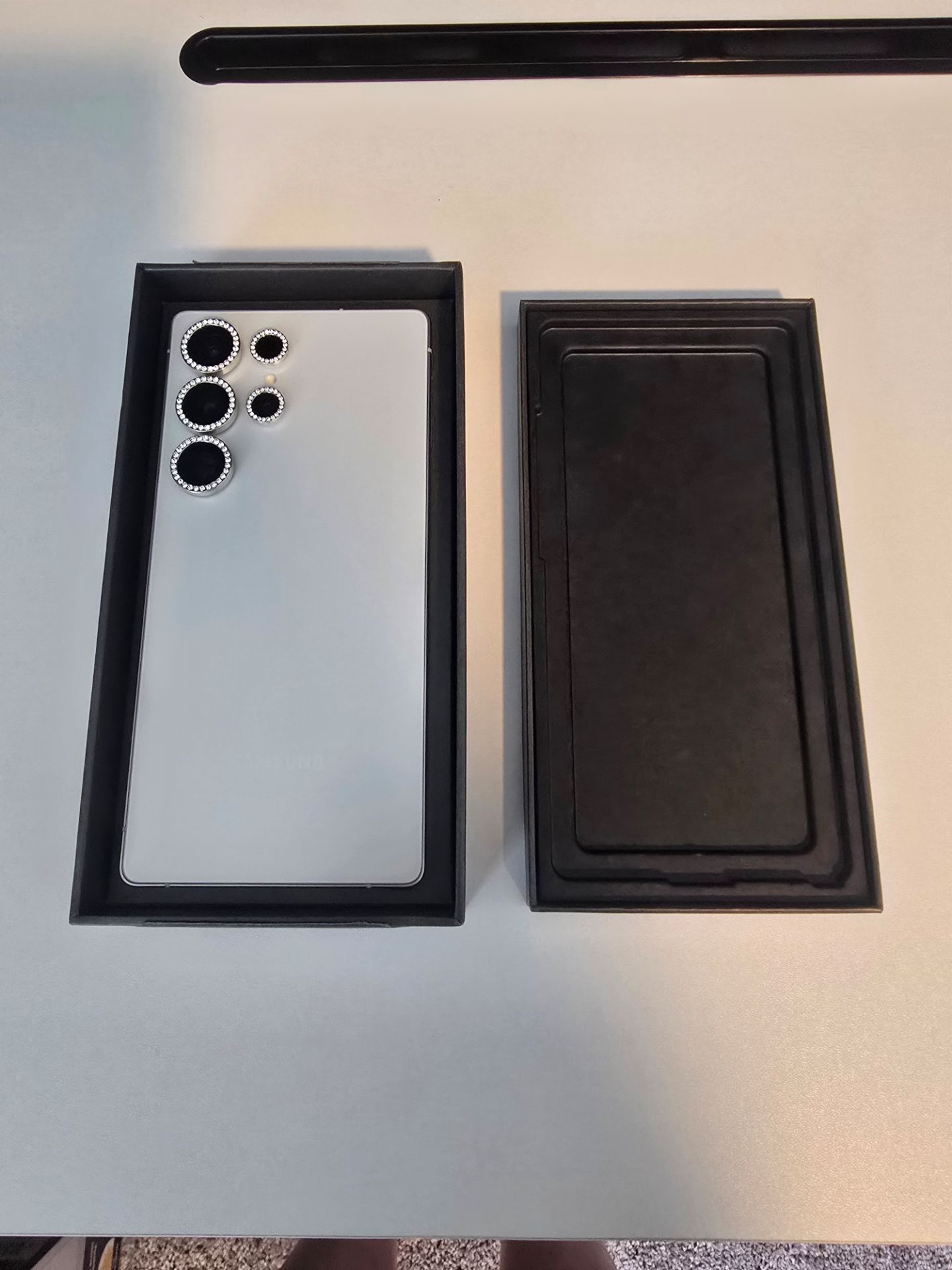 BRAND NEW Samsung Galaxy S25 Ultra 1TB (Unlocked) + Premium Cases Bundle