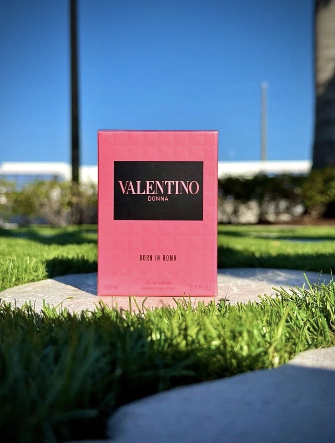 Velentino Donna Born in Roma