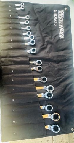 Westward Locking Flex-Head Ratcheting Combination Wrench Set