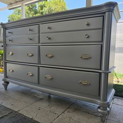Gorgeous Dresser