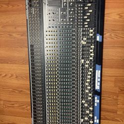 Behringer Eurodesk MX3282A Powered Mixer