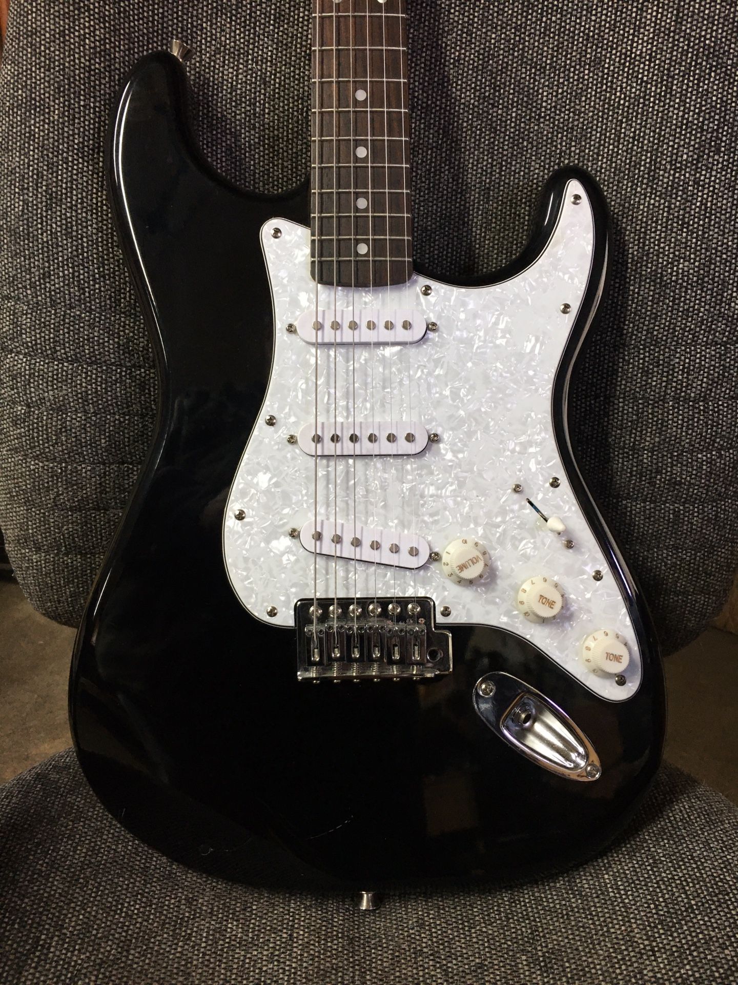 NICE Fender Squier Strat Stratocaster Custom Serialized L@@K!