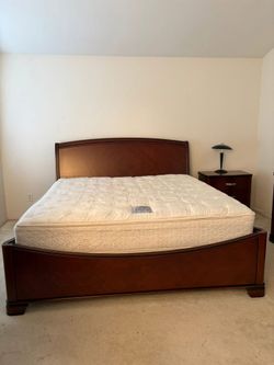 Wood of bed/ night stand/ dresser