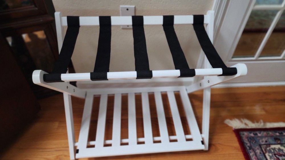 SMART FENDEE Fully Assembled White Luggage Stand