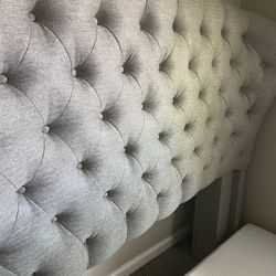 Like New Bed Frame Size Queen