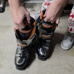 28.5 Cm Ski Boots Great Condition 