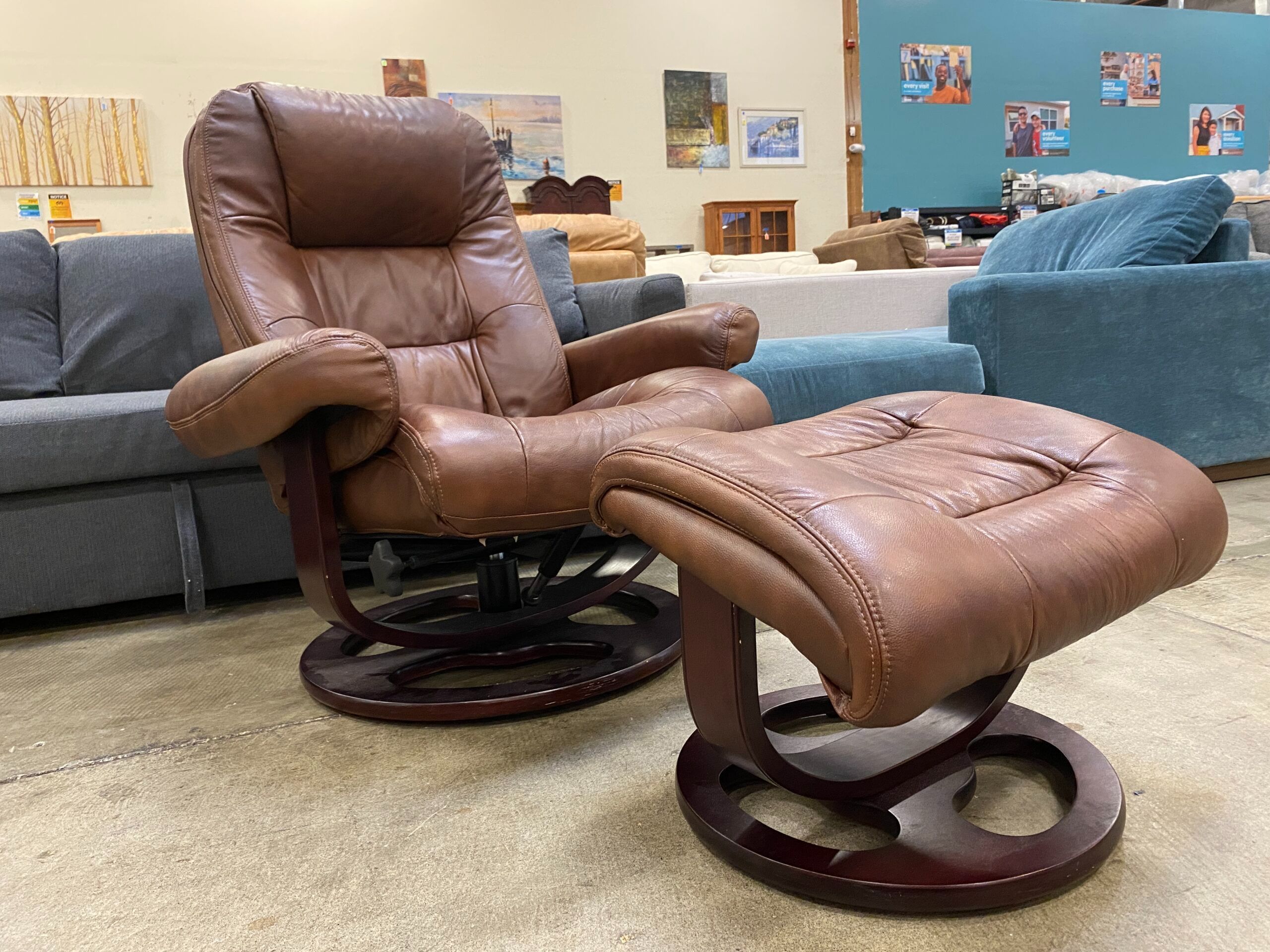 LANE FURNITURE Brown Leather Stressless Swivel Chair with Ottoman