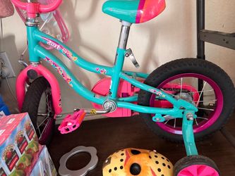 Schwinn Duet Kids Bike with Training Wheels