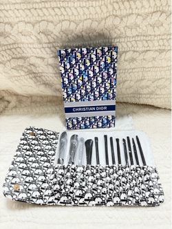 D ior Makeup Brushes