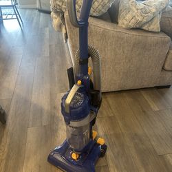 Eureka Powerspeed bagless vacuum