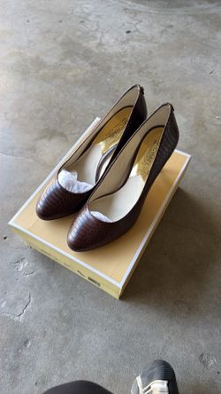 MK heels size 8