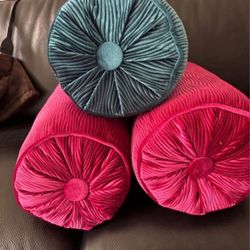Throw Pillows 