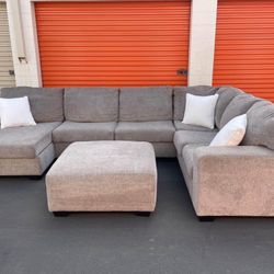 Sectional Couch With Ottoman 