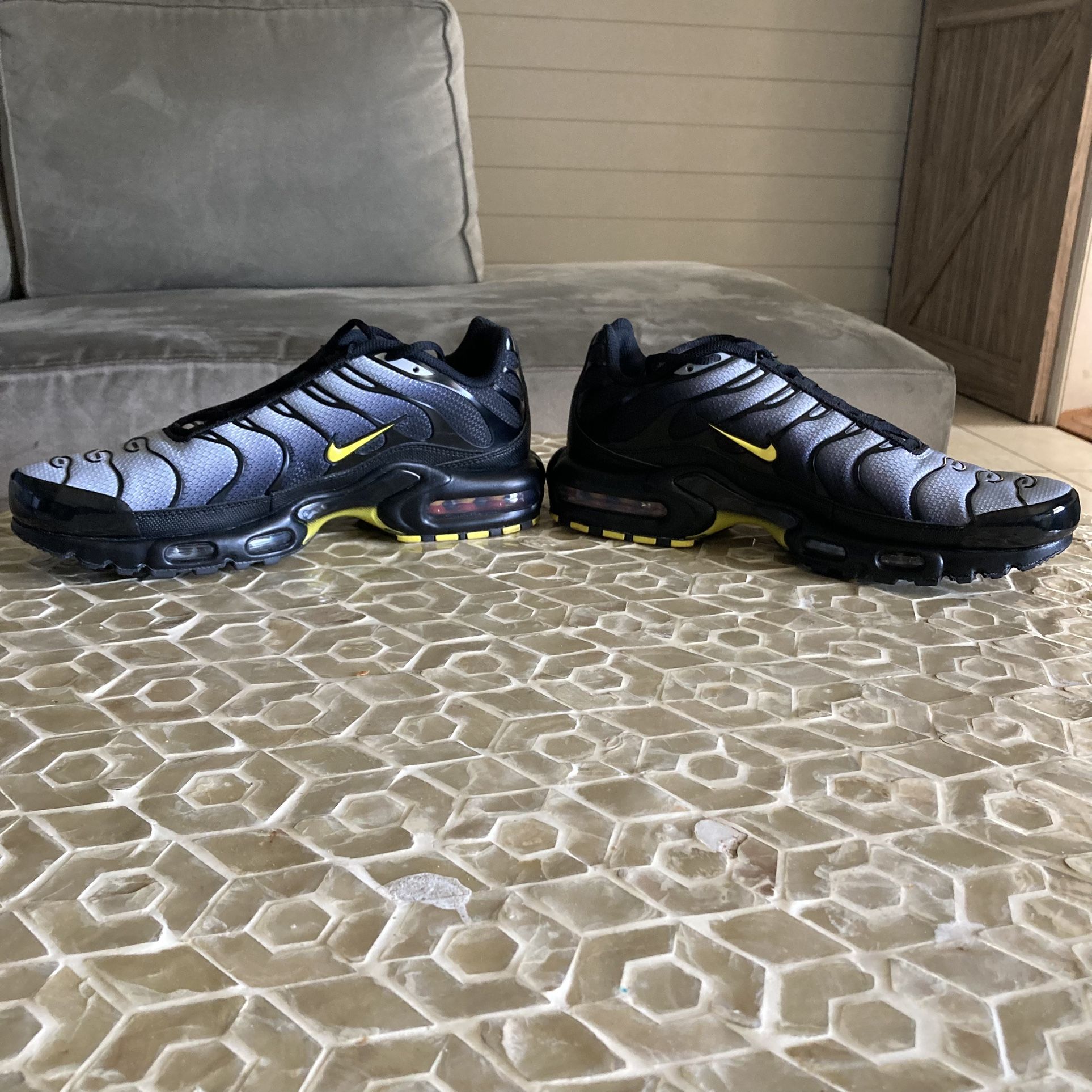 NEW! Nike Air Max Plus in Wolf Grey/Opti/Yellow (10.5)