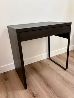 IKEA MICKE desk