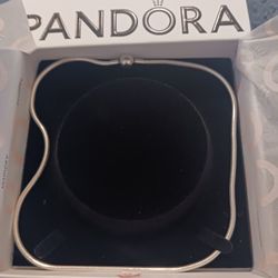 BRAND NEW PANDORA NECKLACE .......😁😊😍
