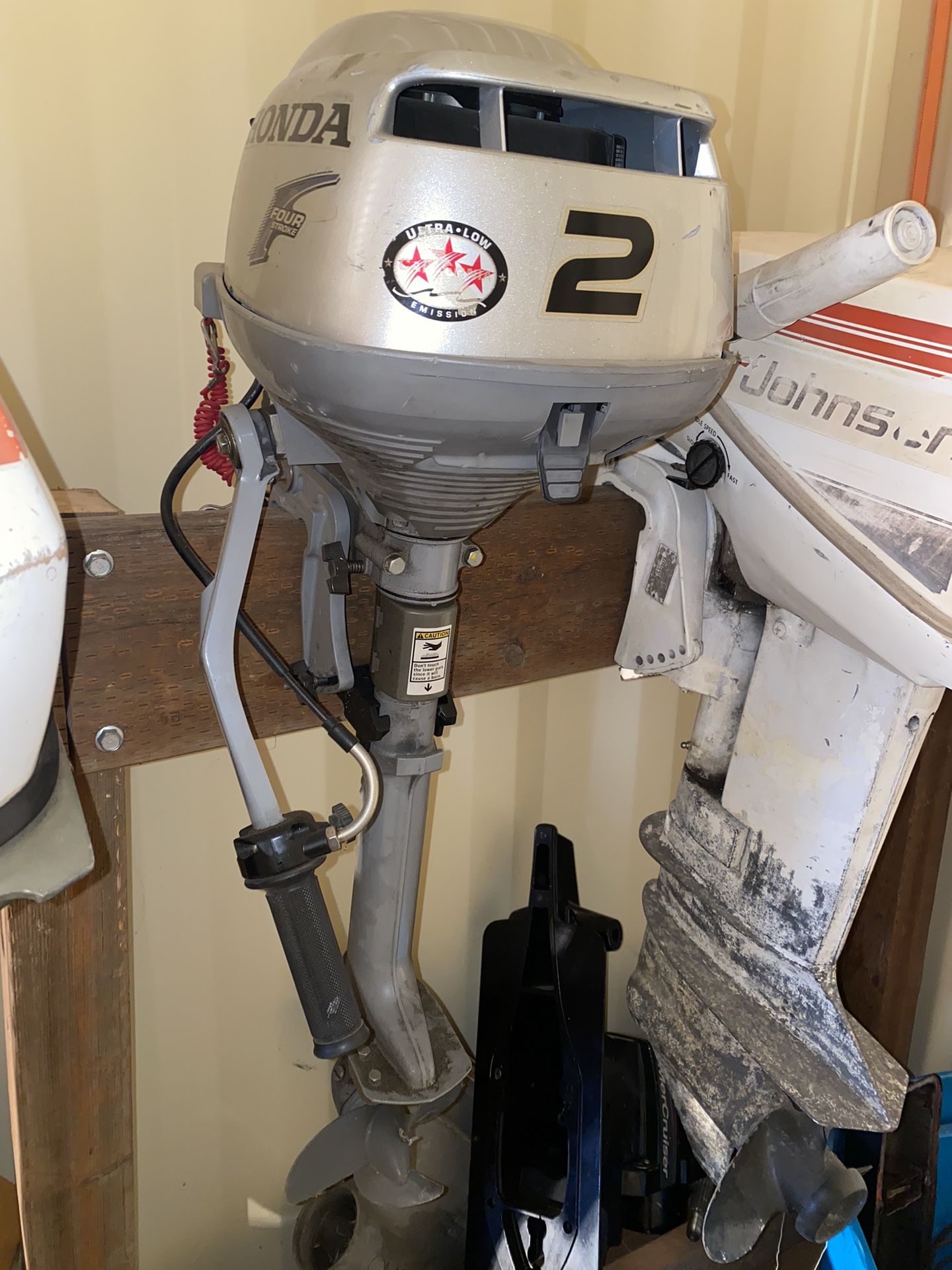 Outboard Motor with Tiller Arm