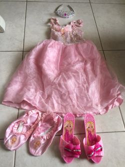 Barbie Dress, Head Piece and Shoes (4-6) Halloween Outfit.