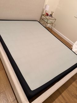 FREE QUEEN SIZE BOX SPRING