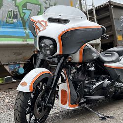 2022 Harley Davidson Streetglide Custom 