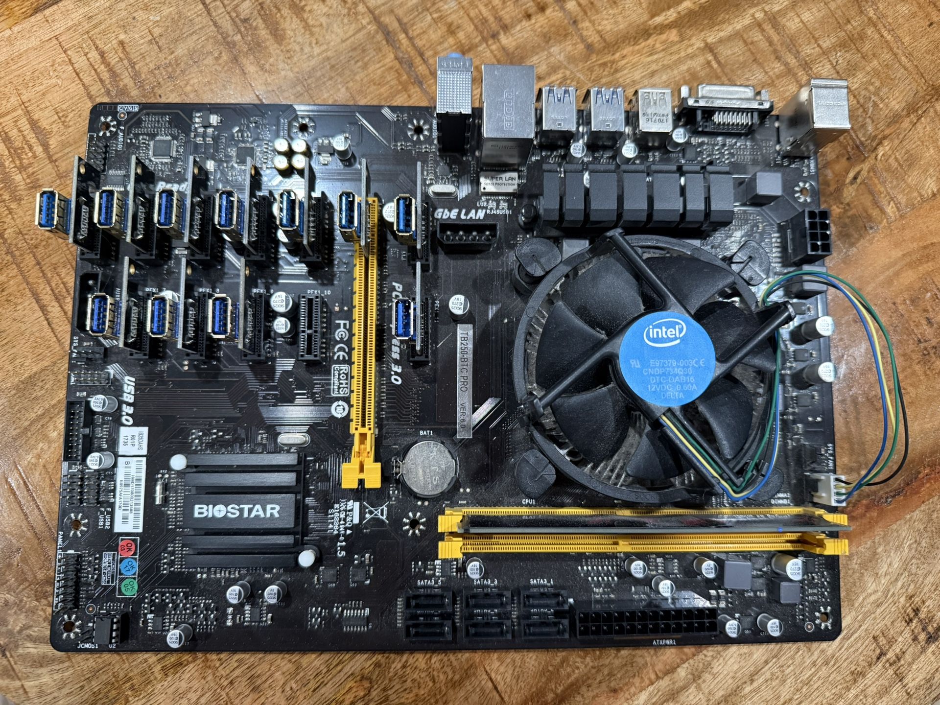 TB250-BTC PRO BIOSTAR Desktop Motherboard 12 Graphics Slots LGA1151 DDR4 Support GTX1060 Full Tested Working Also it's coming together with G.SKILL A