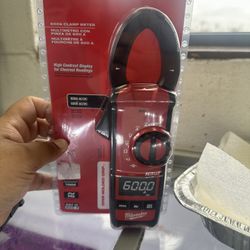 600A Clamp Meter New