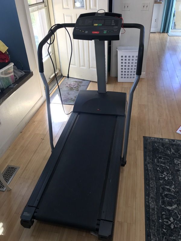 Precor 9.25i Treadmill low-impact