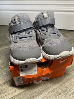 Nike Toddler Shoes Grey Size 7C 