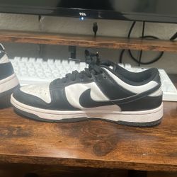 Nike Panda Dunks 