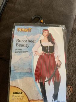 Buccaneer beauty Halloween costume