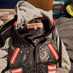 Girls  Close,, Size 4 UP,,Negotiable.  