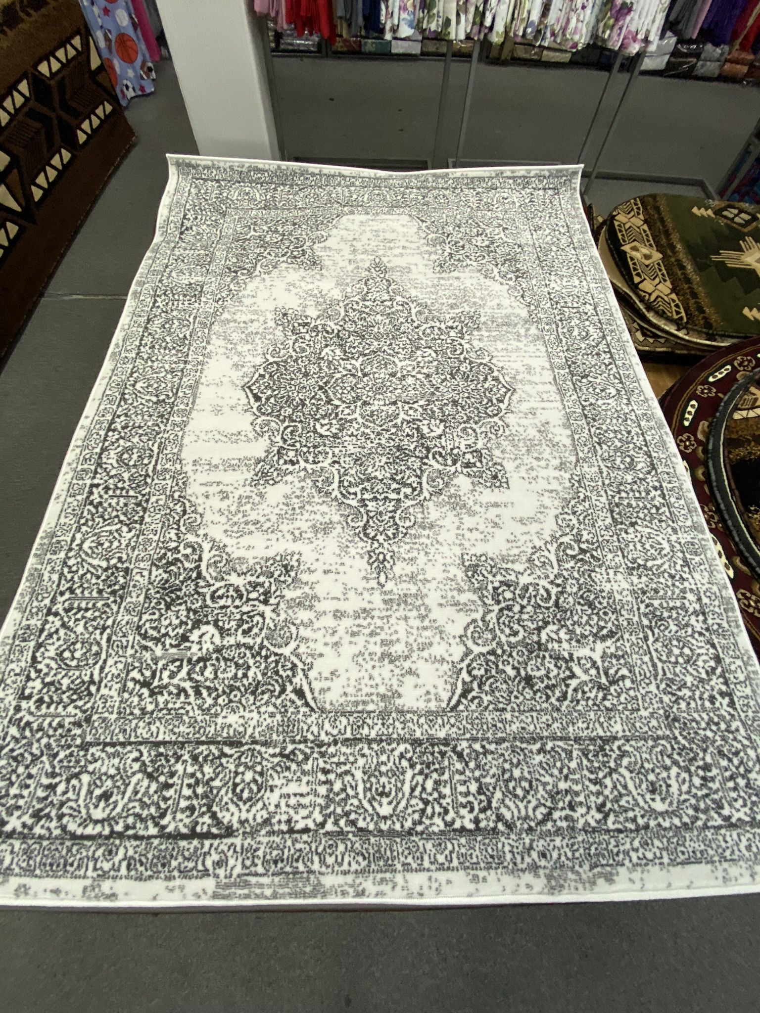 Area Rug Brand New 5x7 Feet White And Grey Colors