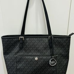 STUNNING BRAND NEW MICHAEL KORS HANDBAG