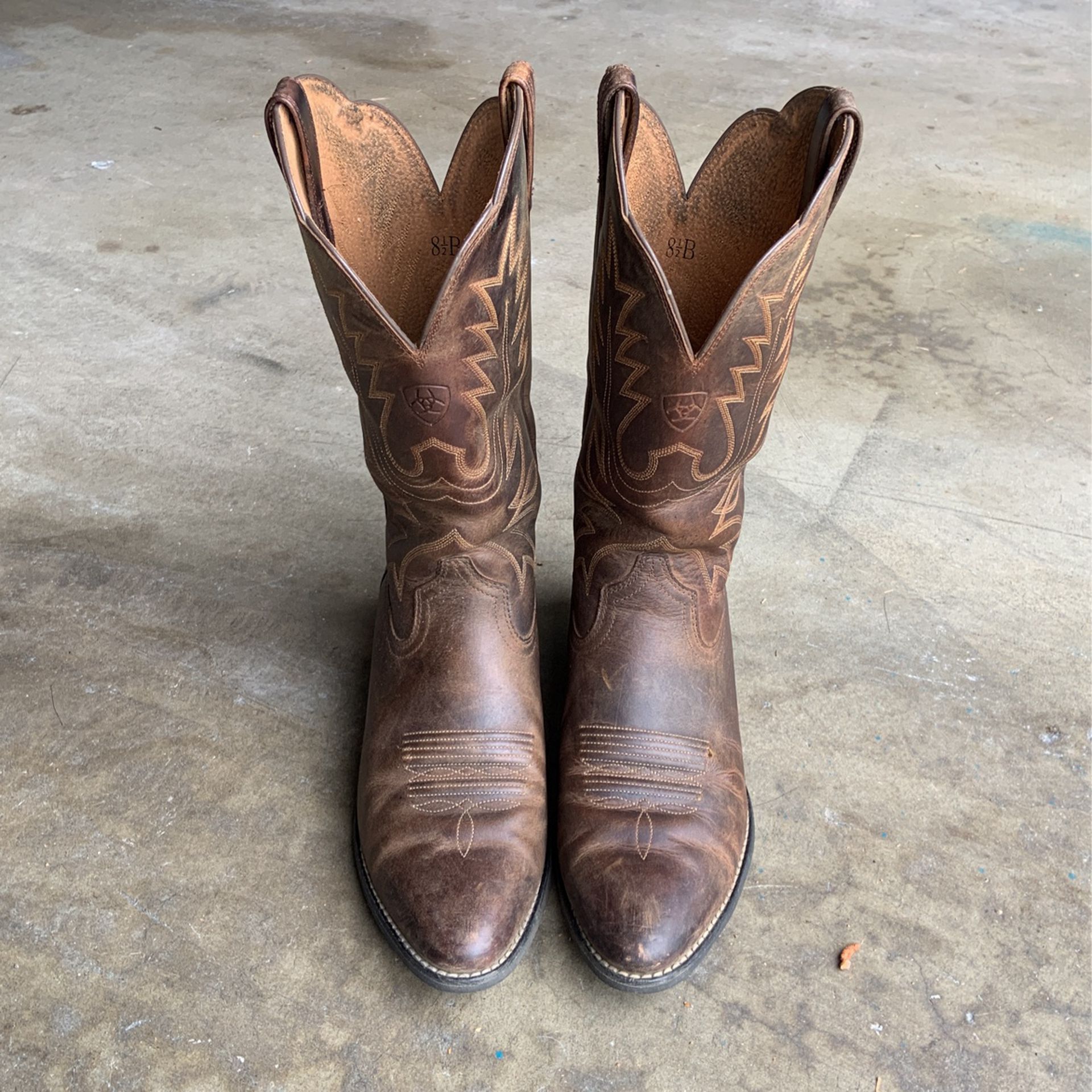 Women’s Ariat Cowboy Boots 8.5
