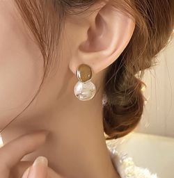 Elegant Gold & Marble Drop Earrings – Stylish Statement Jewelry
