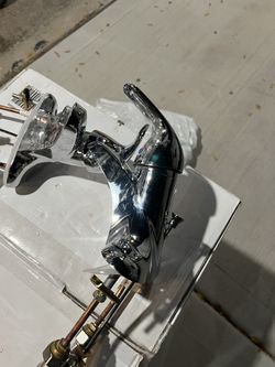 2 Mown Bathroom Faucets